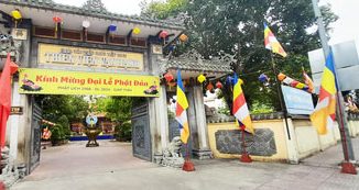 Thiền Viện mùa Phật Đản