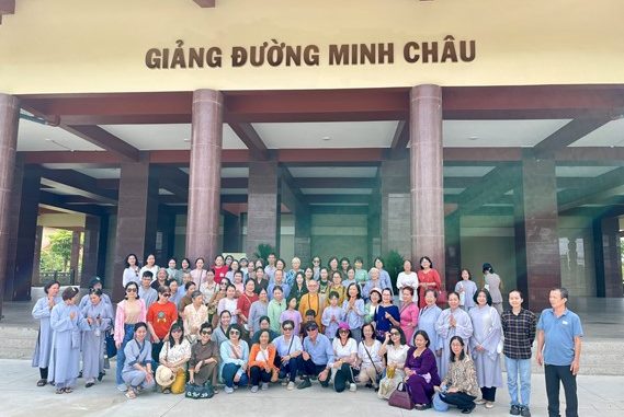Cúng dường trường Hạ 2024